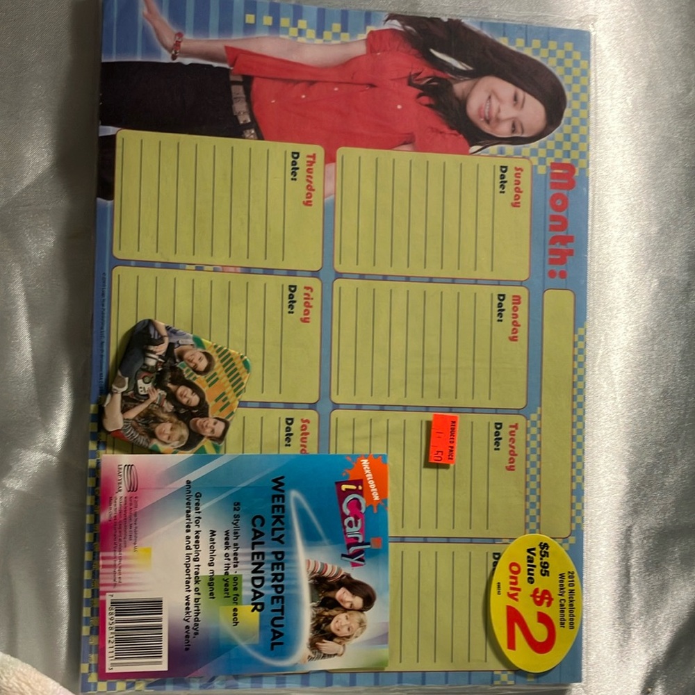 Nickelodeon iCarly Weekly Perpetual Calendar - Red and Blue